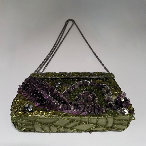 Vintage beaded bag with spring-loaded closure! Gorgeous bag! - Picture 1 of 10